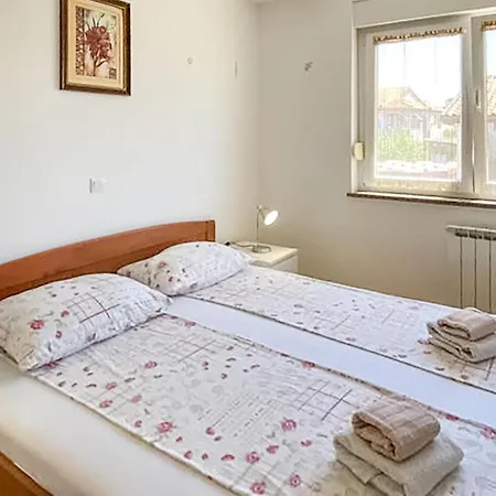 Lovely In With Kitchen